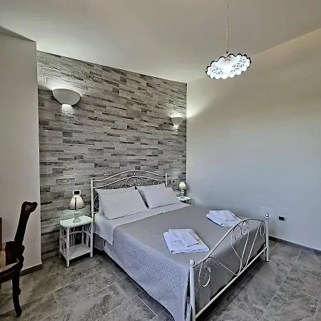 Cicia Nyaraló Ugento